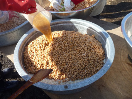 混ぜ合わせます