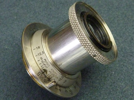 温かみある金属色