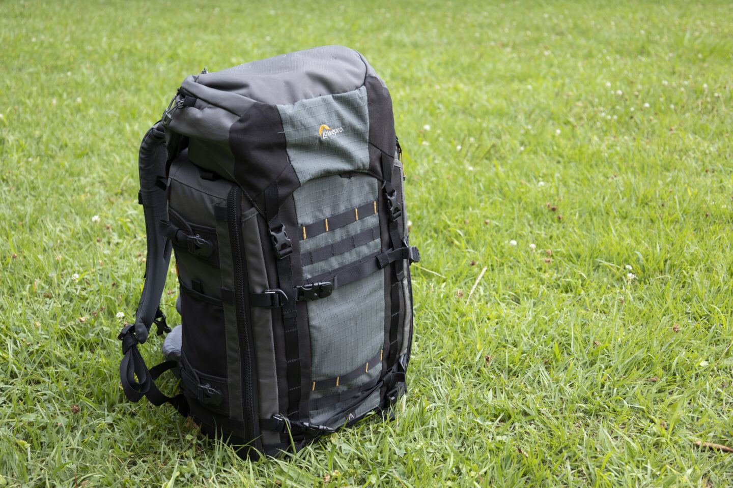 LOWEPRO カメラバッグ　ロープロリュック