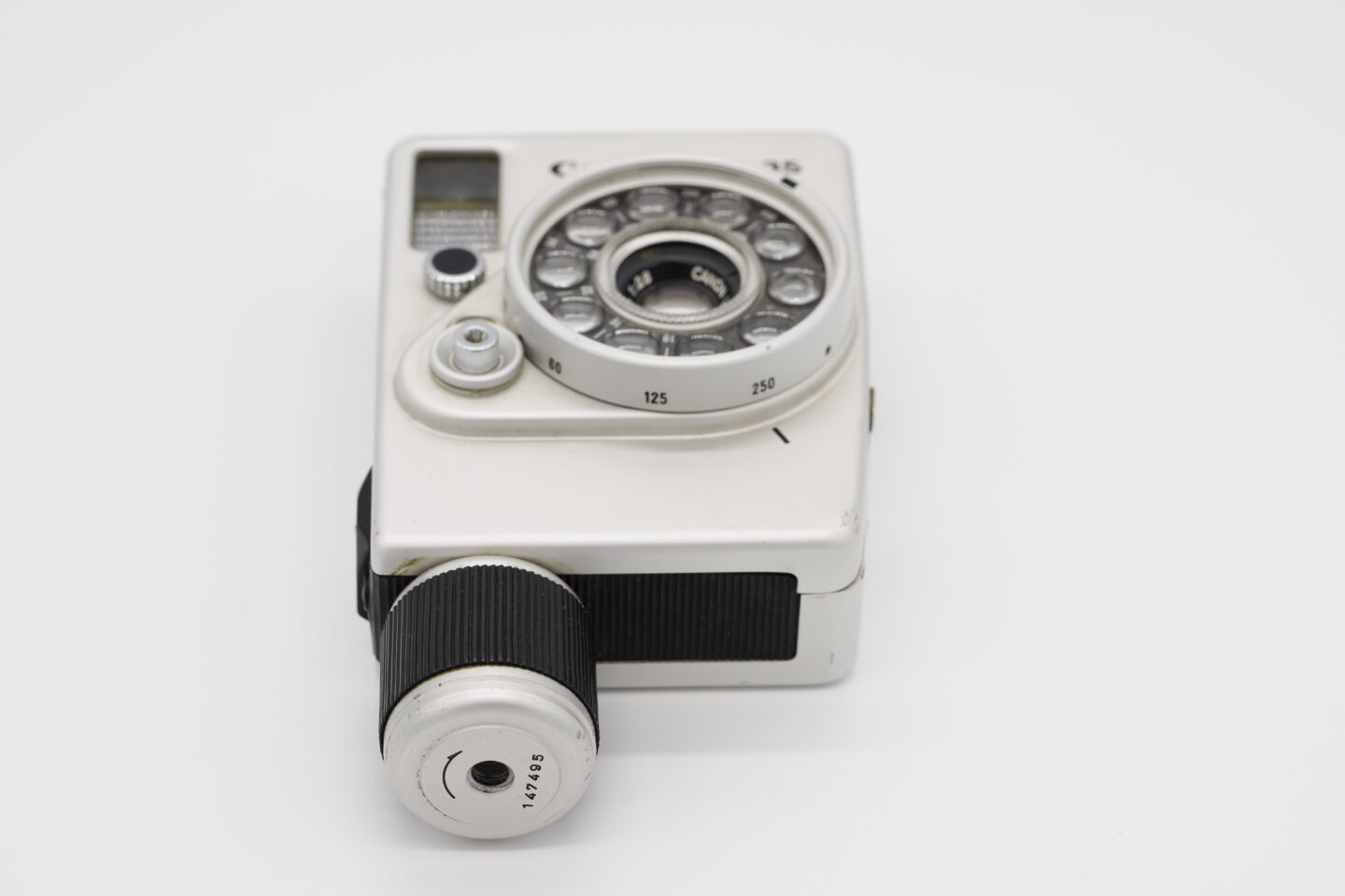 フイルムカメラ】独特なフォルムが魅力のハーフサイズフイルムカメラ