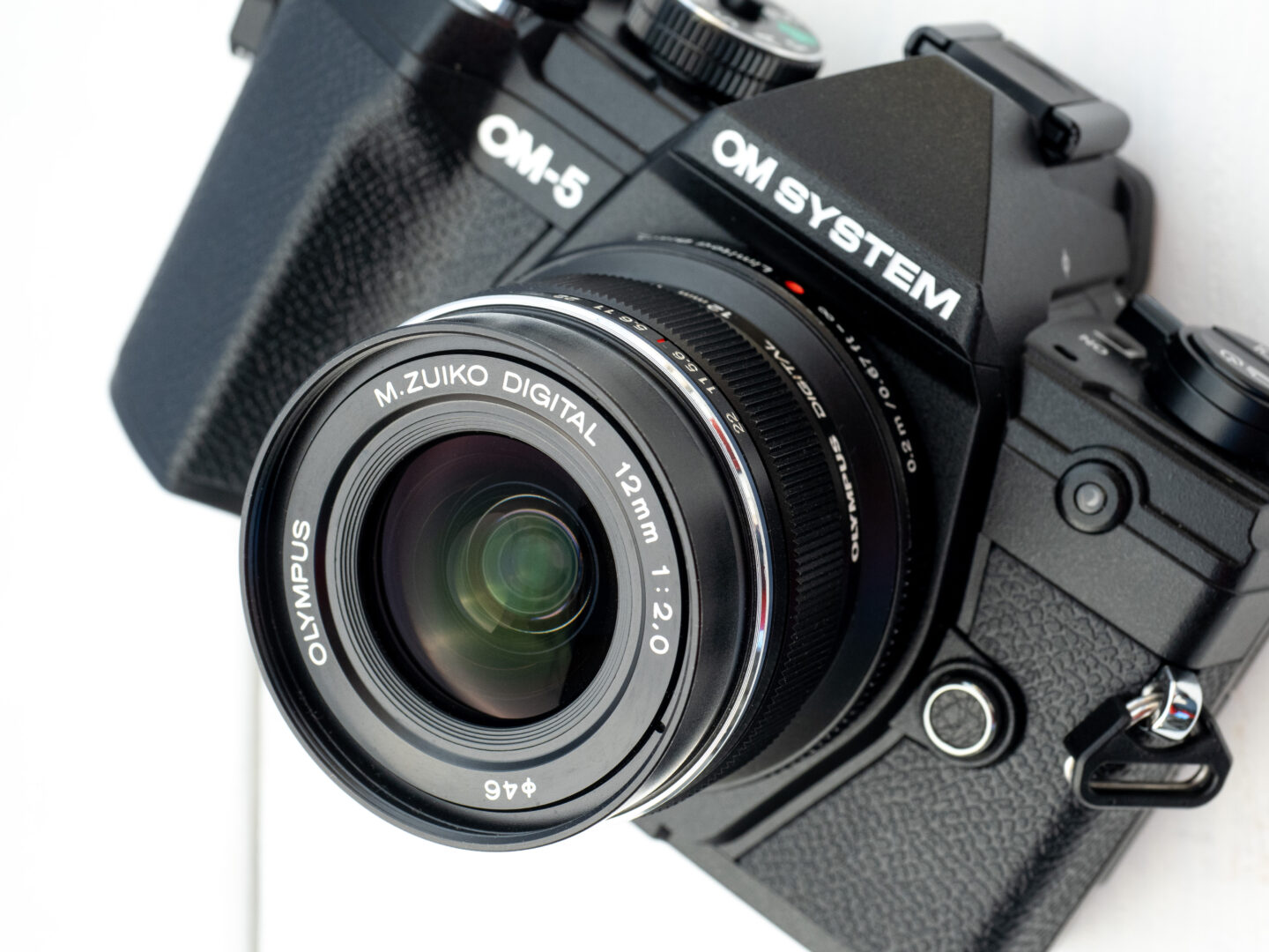 カメラ レンズ(単焦点) OM SYSTEM M.ZUIKO DIGITAL ED 12mm F2.0 レビュー｜上質を所有する 