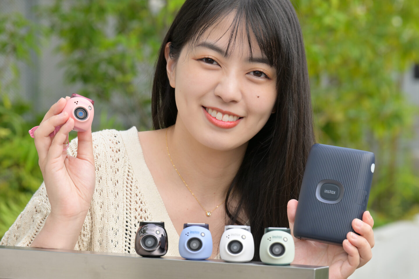 富士フイルム「INSTAX Pal」でシンプルにチェキを楽しもう！｜水咲奈々