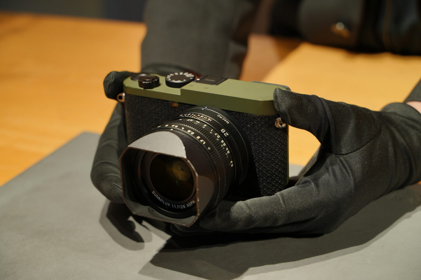 ライカ　Q2 Reporter 新ライカ Q2 \u201cReporter\u201dリミテッドエディションがもうすぐアナウンス