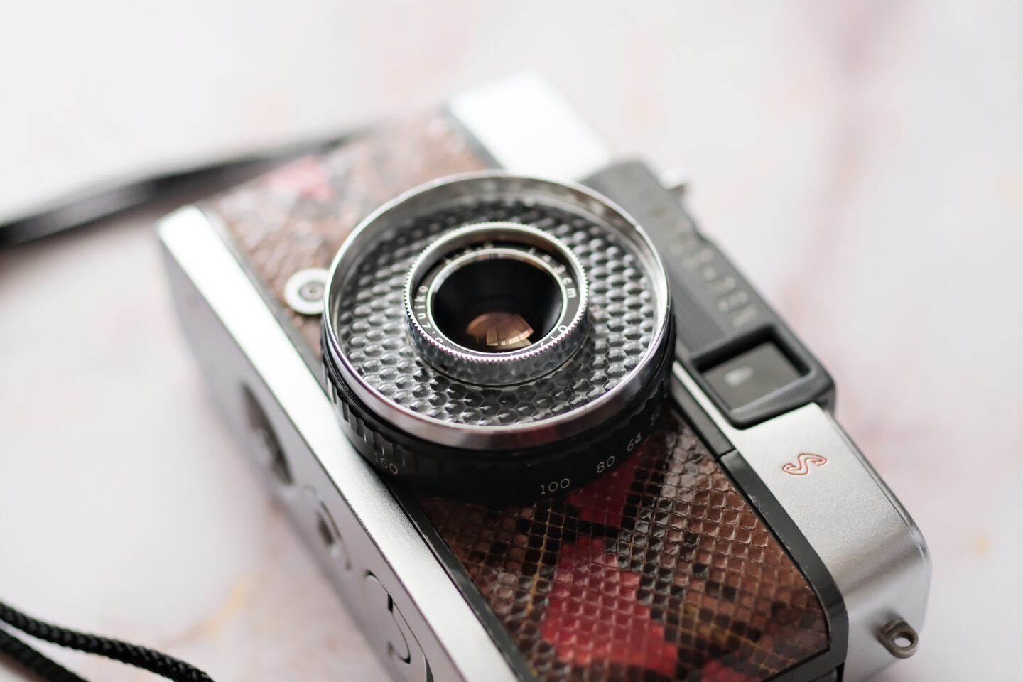 OLYMPUS-PEN EE2の使い方を解説【ハーフサイズフィルムカメラ 