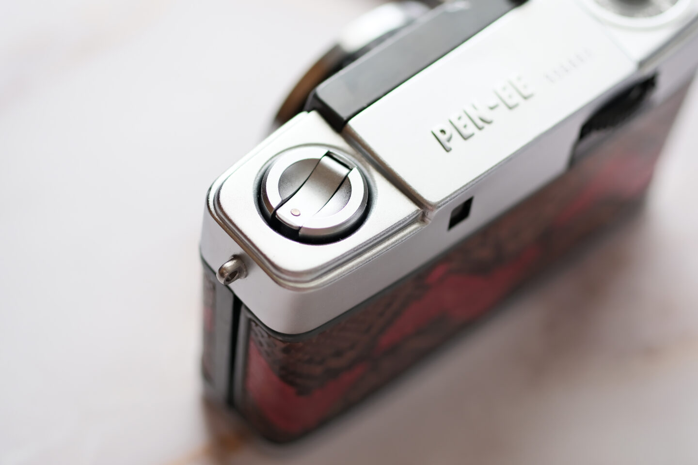 オリンパス OLYMPUS-PEN EE-2 ハーフサイズフィルムカメラ（じわり 