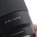 Primaシリーズ第2弾 シャープな描写と心地よいボケが魅力のサムヤン「AF 85mm F1.8 P FE」