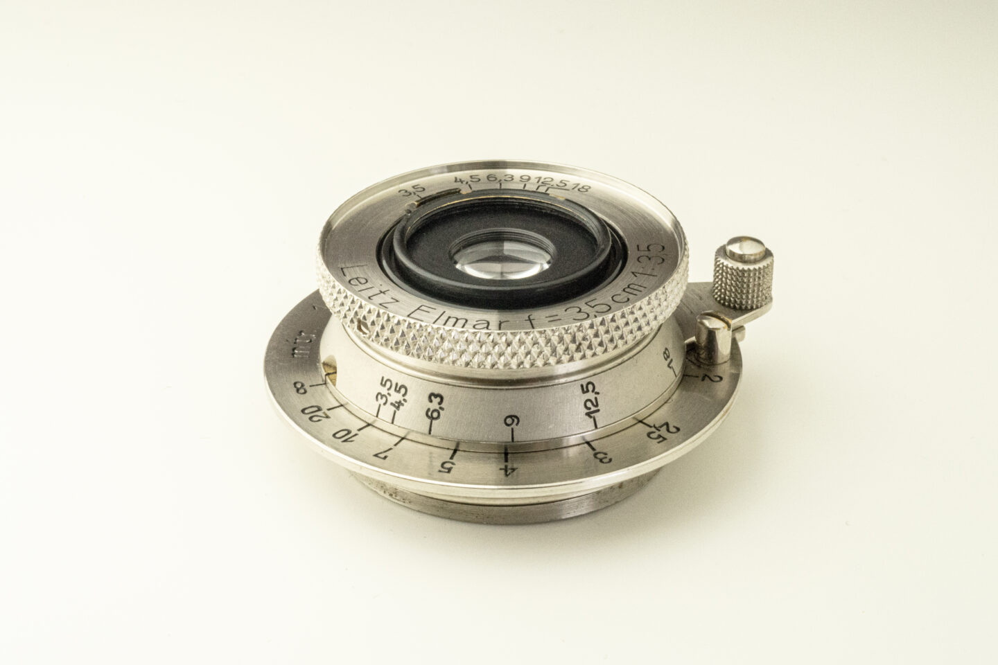 Leitz Elmar 35mm F1.35 レンズ ライカ初の焦点距離35ミリのレンズ エルマー35mm で今を写す