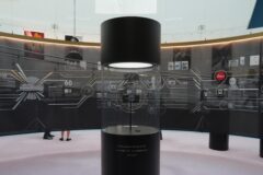 東京・青山で歴史を奏でるシャッター音が鳴り響く｜「ライカの100年：世界を目撃し続けた1世紀」展をレポート