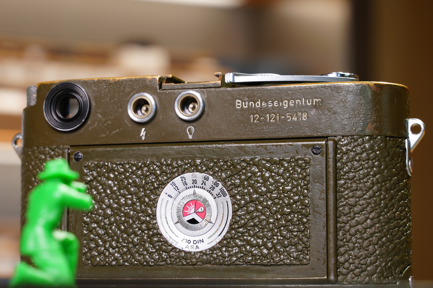 新宿 北村写真機店のカウンターで、お薦めライカを味わい尽くす｜Vol.038 ライカM3 オリーブ