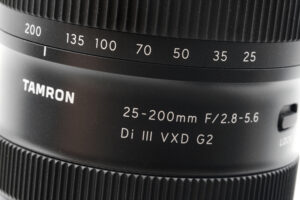 広角端が28mmから25mmに拡大！高倍率ズームレンズの代名詞が進化「タムロン 25-200mm F/2.8-5.6 Di III VXD G2」
