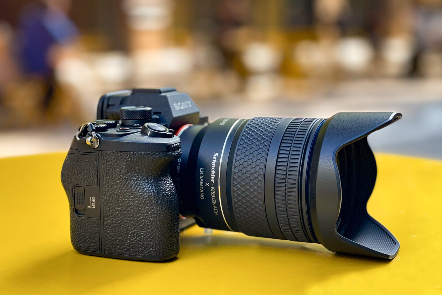 独シュナイダー・クロイツナッハコラボ第2弾！大口径標準ズーム「LK SAMYANG AF 24-60mm F2.8 FE」