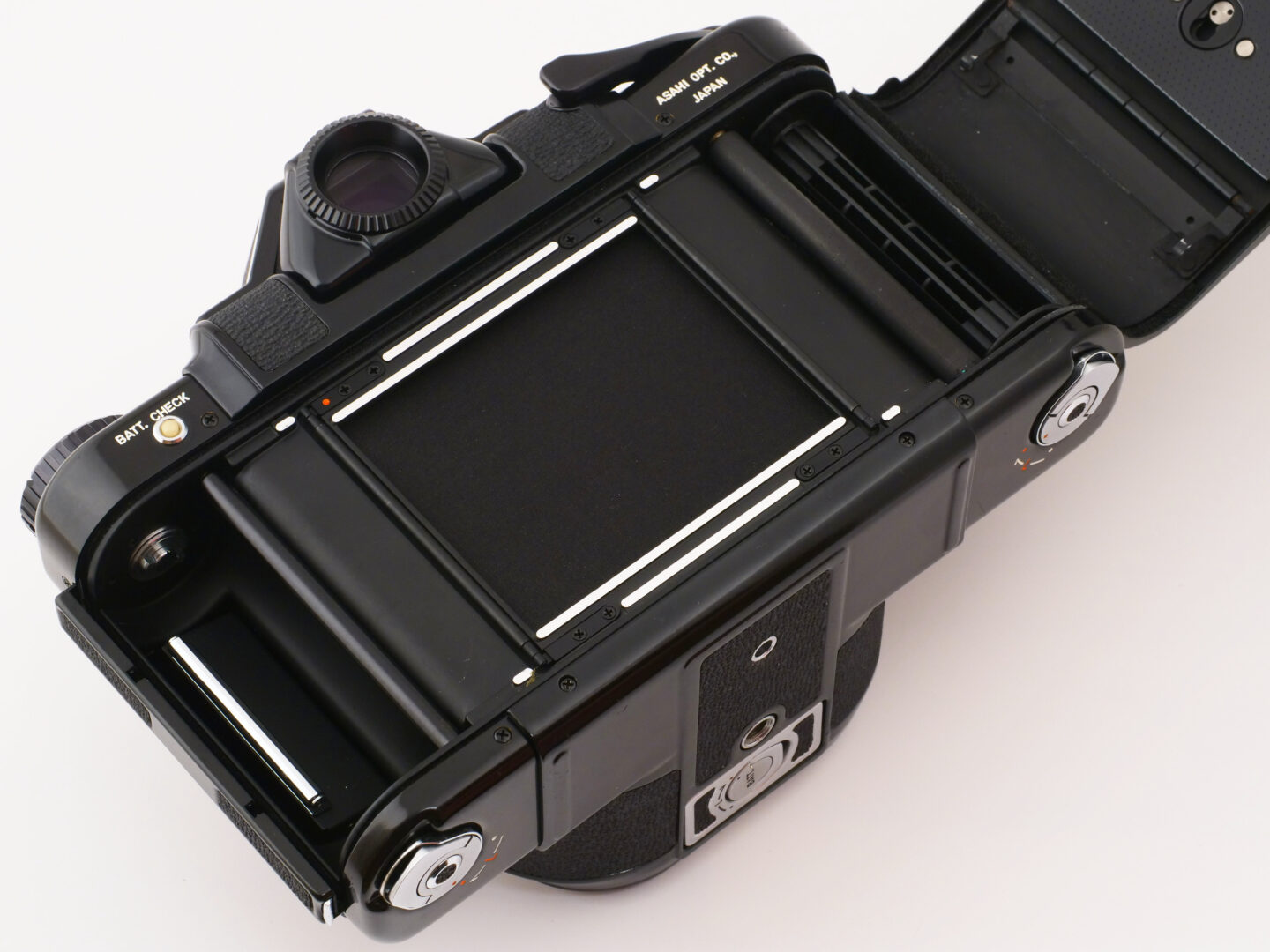 映画の中の、あのカメラ｜14 猫が行方不明(1996) ペンタックス6×7 | ShaSha