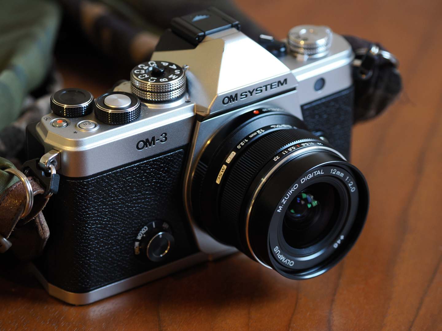 OM SYSTEM M.ZUIKO DIGITAL ED 12mm F2.0｜超小型の単焦点広角レンズで撮る旅と日々