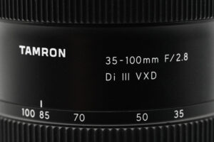 ポートレートだけじゃないスナップ・ペット撮影にも最適 タムロン「35-100mm F/2.8 Di III VXD」