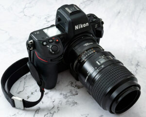 ニコン AI AF Micro Nikkor 105mm F2.8Dレビュー｜Zマウントのミラーレスカメラでオールドレンズを楽しもう！