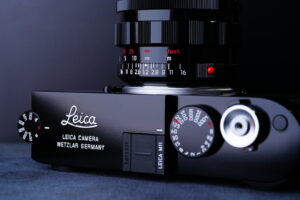 新宿 北村写真機店のカウンターで、お薦めライカを味わい尽くす｜Vol.043ライカM11 グロッシーブラック