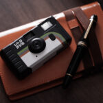 ほぼ「写ルンです」みたいなトイデジタルカメラ「レトロデジ90」