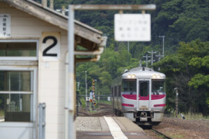 鉄道写真の入門にも100-400mmの新たな選択肢｜ソニー FE 100-400mm F5.6-8 OSS