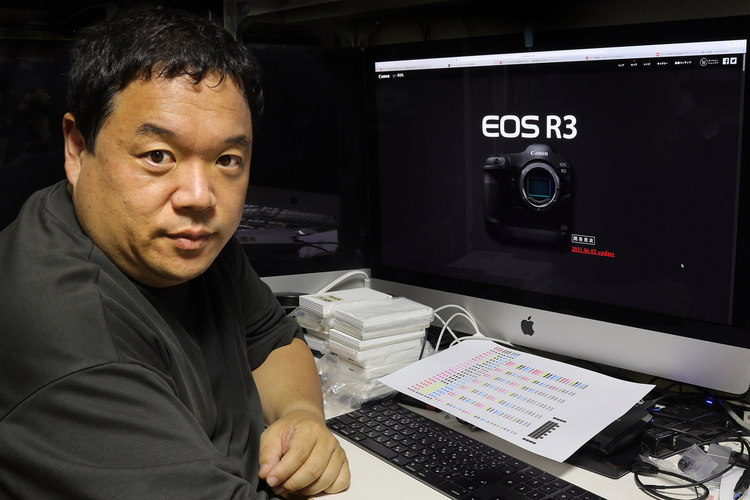 00_写真家の井村淳さんへのEOS R3についてのインタビュー画像.jpg