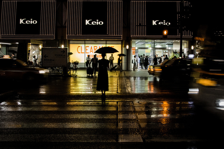 01_富久浩二さんが京王デパート前の横断歩道で撮影した作例.jpg