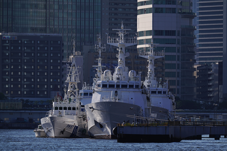 01_SIGMA 150-600mm F5-63 DG DN OS  Sportsで停泊する巡視船を撮影した作例.jpg