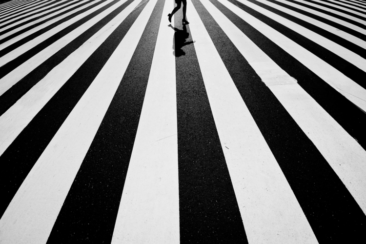 03_富久浩二さんが新宿大ガードの横断歩道で撮影した作例.jpg