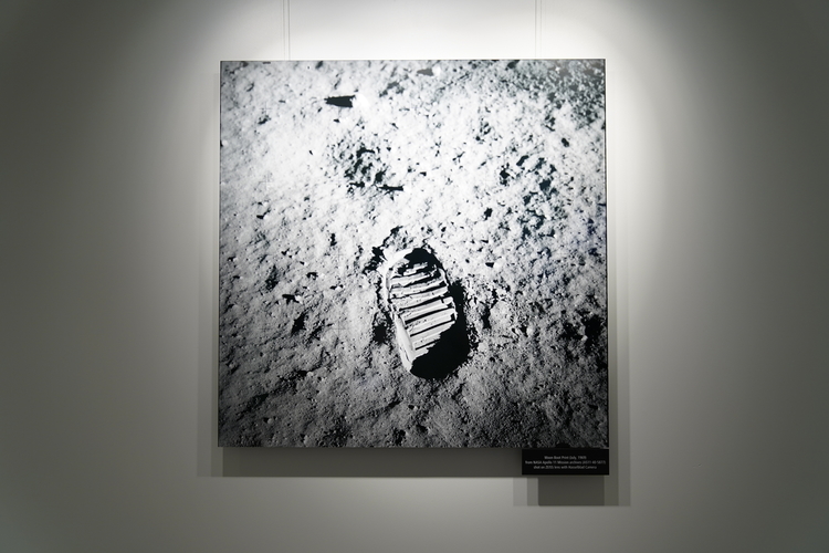 宙飛行士の足跡の画像