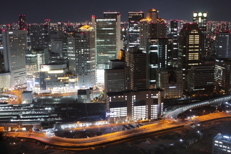 デジタル一眼レフカメラで都会の夜景写真を楽しもう 今すぐ使える撮影のコツ Shasha