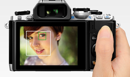 超高速FAST AFと最大約8.0コマ/秒高速連写