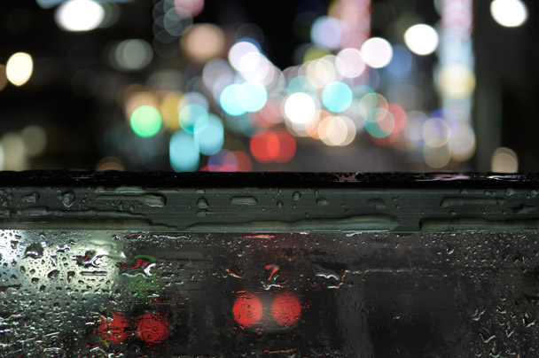 玉ぼけ 街灯や木漏れ日などの光を丸くぼかすことで幻想的な画に。