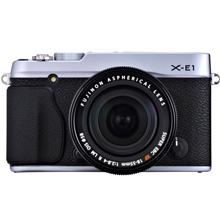 製品写真：フジフイルム X-E1 レンズキット シルバー