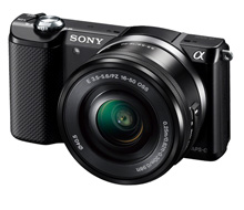 製品写真： α5000 パワーズームレンズキット ブラック