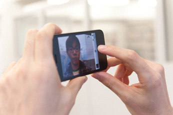 構える段階で画面に触れておく