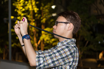 窓に向かい逆光で撮った場合