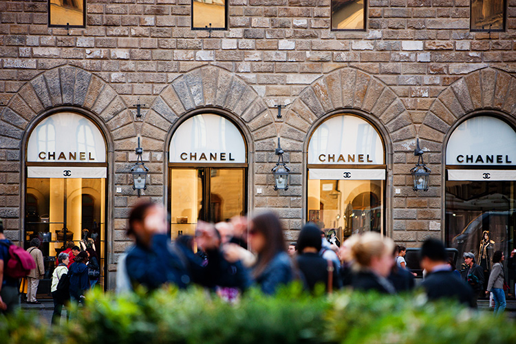 シャネルのココハンドルは本当に買えない？入手方法や賢い買い方を解説