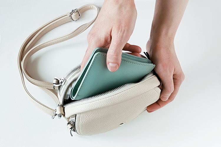 ロエベ パズルは使いにくい？後悔しないためのメリット・デメリット