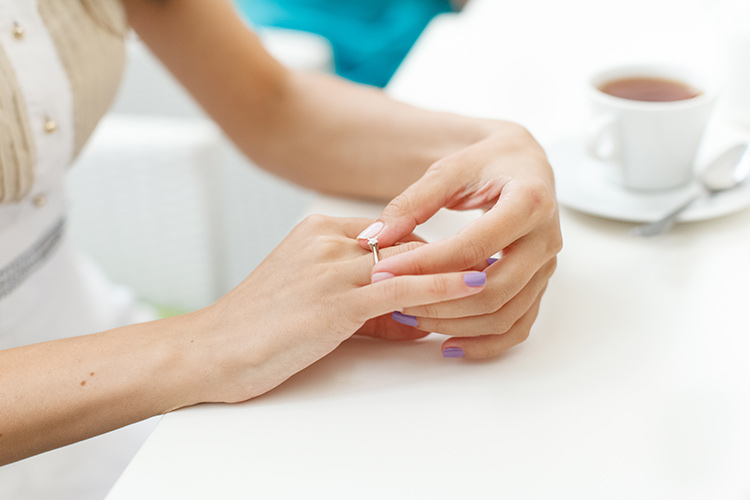 カルティエ バレリーナで後悔する理由は？失敗しない選び方と重ね付けのコツ