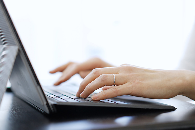 カルティエ バレリーナで後悔する理由は？失敗しない選び方と重ね付けのコツ