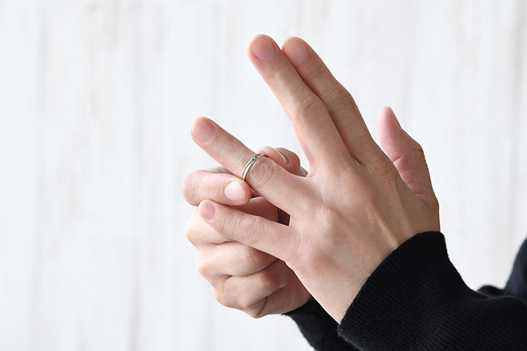 カルティエ バレリーナで後悔する理由は？失敗しない選び方と重ね付けのコツ