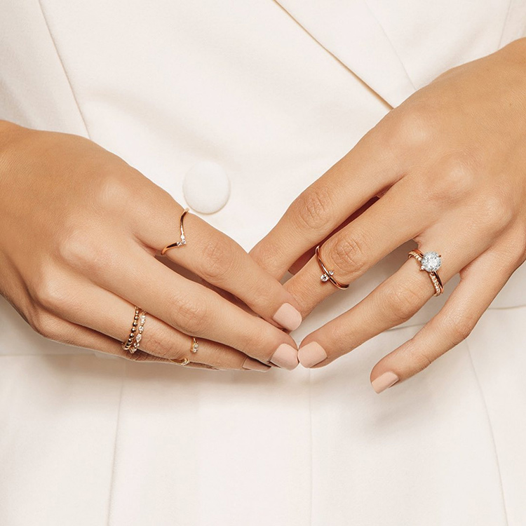 カルティエ バレリーナで後悔する理由は？失敗しない選び方と重ね付けのコツ