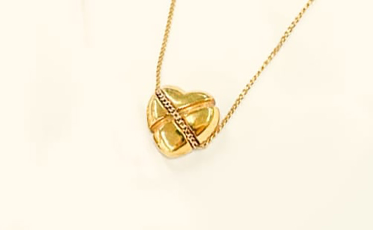 ティファニーのハートネックレスは時代遅れ？今こそ選びたい種類・サイズ・年代別ガイド