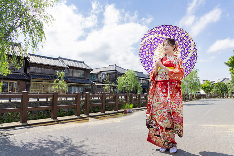 振袖と着物の違いとは？一種なの？袖の長さや種類、結婚式・成人式のマナーを徹底解説