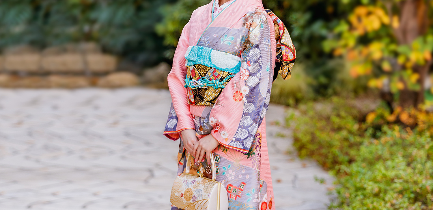 振袖と着物の違いとは？一種なの？袖の長さや種類、結婚式・成人式のマナーを徹底解説