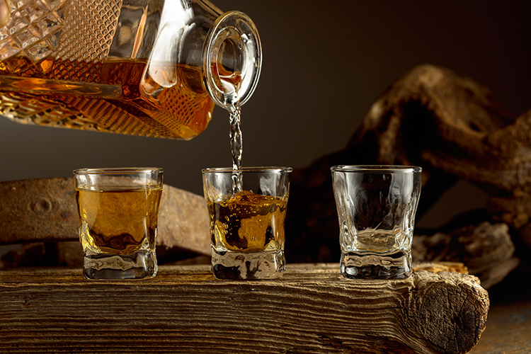 ウイスキーとブランデーの違い｜基礎知識から飲み方まで